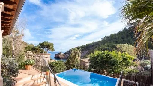 Villa, 2nd line of the sea in Cala Deia with holiday rental license Villa, 2nd line of the sea in Cala Deia with holiday rental license